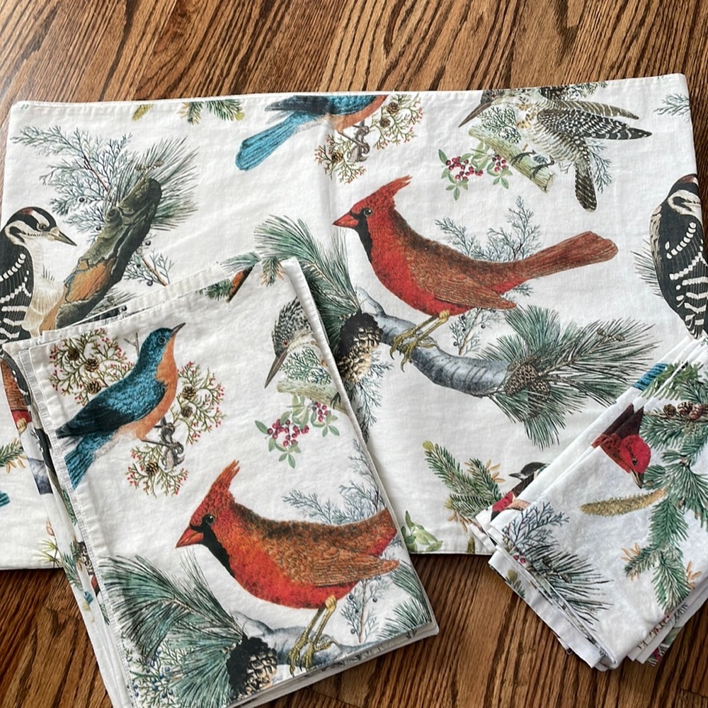 Winter Fauna Pottery Barn Table Linen Set for 6 (Expired Pattern)